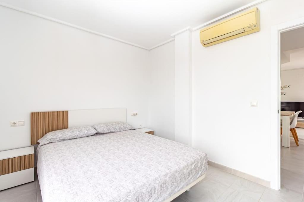 Atico Con Terraza Y Piscina Apartment เพนิสโคลา ภายนอก รูปภาพ